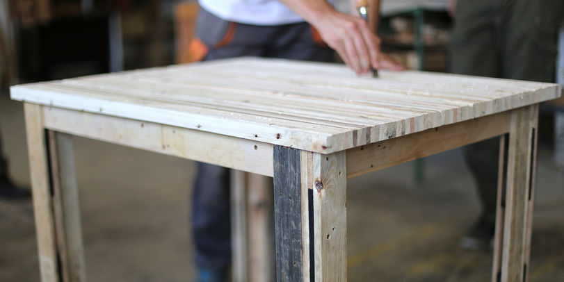 Gamme de mobiliers upcyclés pour atelier d'insertion